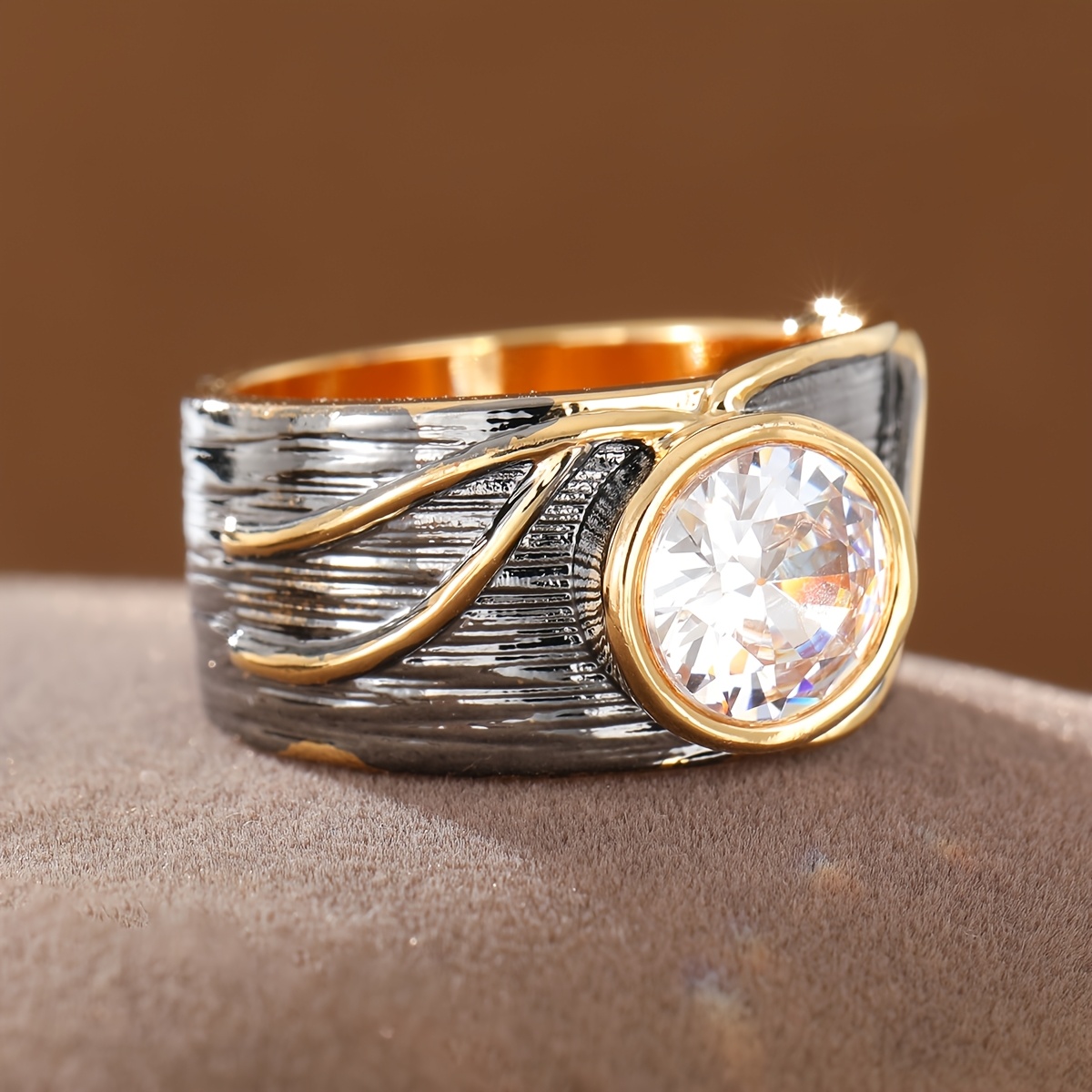 Women's Retro Wrapped Line Hammer Texture Curve Band Ring
